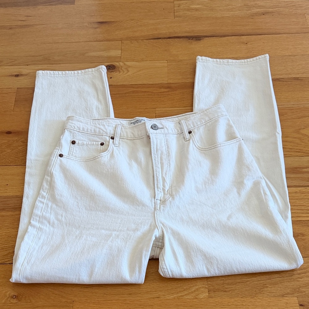 Abercrombie Ankle Straight Ultra High Rise 31L